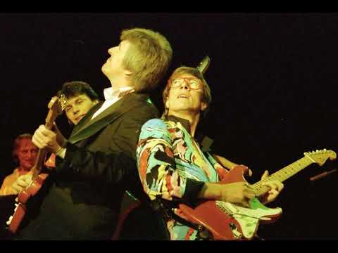 HANK MARVIN - Shadows "You'll Never Walk Alone"