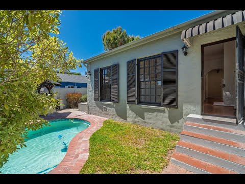 2 Bedroom House For Sale in Kenilworth, Cape Town