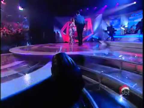 Padre Fábio e Amanda Neves - Programa Raul Gil - SBT - 25/12/2010 -  Se Bastasse Uma Canção