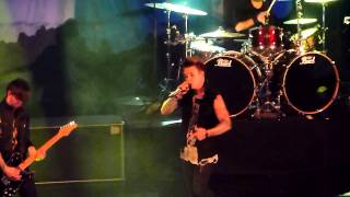 Papa Roach - Tightrope - Rare ( Live Paris Trianon 07 03 2015 ) HD