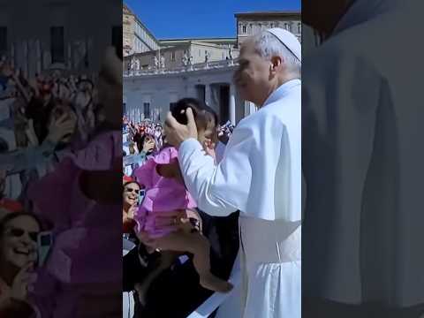Fortunately, these twins received the touch and blessing of Pope Leo XIV. #blessing #peace