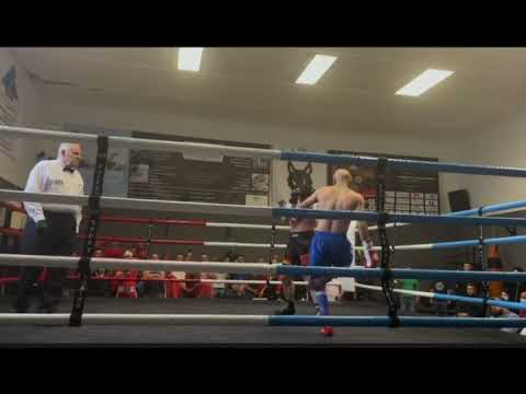 Amarildo Bakaj e len kundërshtarin e tij në rundin e dyt pa ndjenja🇦🇱💪