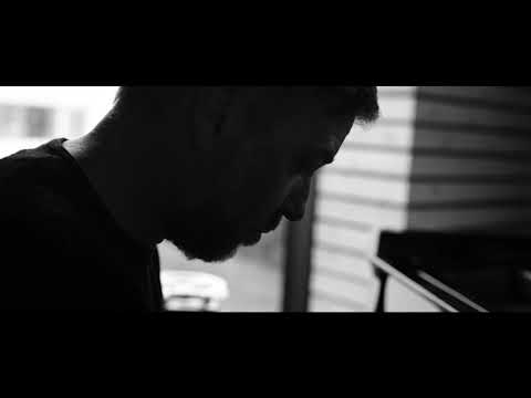 Atli Örvarsson - Flying (Live)