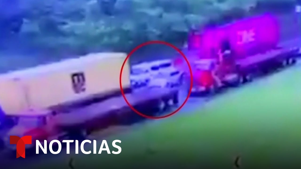 Camión embiste auto familiar y mueren los padres mientras grababan a su hijo | Noticias Telemundo