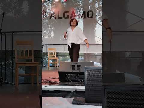 Petra Janů - Není nám už sedmnáct