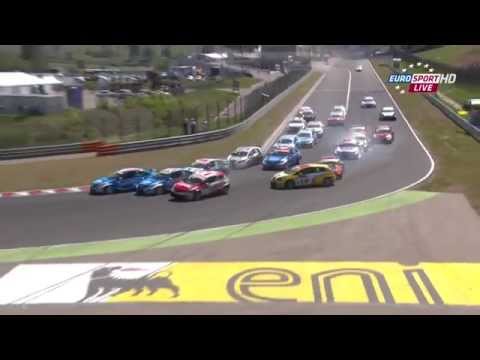 WTCC 2012 Hungaroring Rennen 1 Start Crash