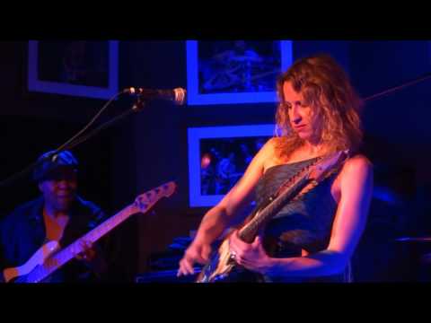 Ana Popovic 2014-05-16 Boca Raton, Florida - The Funky Biscuit - Al Poliak