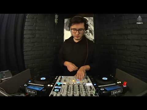 Esoniq @ RTS.FM Riga (11.12.2019)