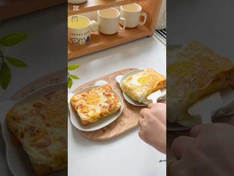 Quick and Easy Breakfast Eggs Sandwich