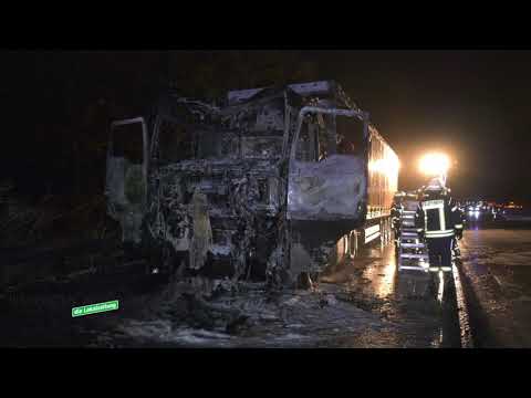 Bier-Laster geht auf der A2 in Flammen auf