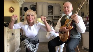 Download lagu Toyah & Robert Fripp - Caffeinated Mouse Tap Dancing to 'Fracture' mp3 Download lagu Toyah & Robert Fripp - Caffeinated Mouse Tap Dancing to 'Fracture' mp3
