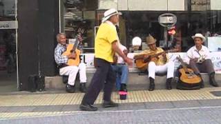 VIEJO HERMOSO EN LA 14 DE ARMENIA