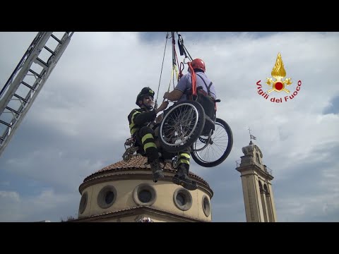 PRATO - ESERCITAZIONE DI SOCCORSO INCLUSIVO AL CASTELLO DELL'IMPERATORE