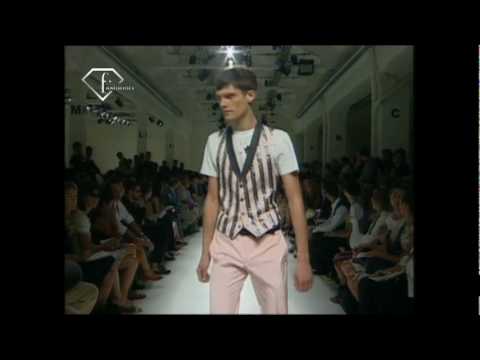 fashiontv | FTV.com - MOSCHINO -MAN S/S 2009-FASHION SHOW