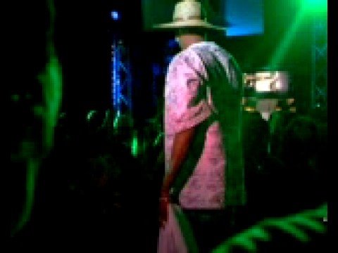 l'homme paille o poisson rose