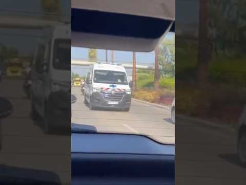 Hyères: Renault master ambulance vsl e sapeurs pompiers in sirena #marioluigiepeach