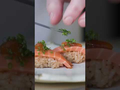 看這個初創公司如何創造#實驗室種植的#鮭魚。#營養品 (Watch how #lab-grown #salmon is created by this startup company. #shorts #food)