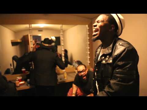 Anthony Hamilton sings "P.O.P., Hold It Down. Momma, I love ya."