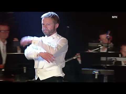 Radioresepsjonen Synger Godt SagtJinglen med KORK på Rockefeller