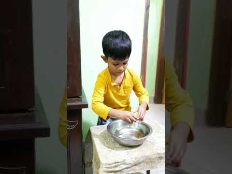 Arish baked a cake for the first time. 👨‍🍳