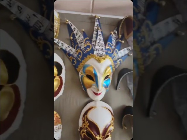 Vídeo relacionado con Ubauta Máscara veneciana de Cyborg de Metal Steampunk, máscara de mascarada plateada para fiesta de disfraces de Halloween/Phantom Of The Opera/Mardi Gras Ball