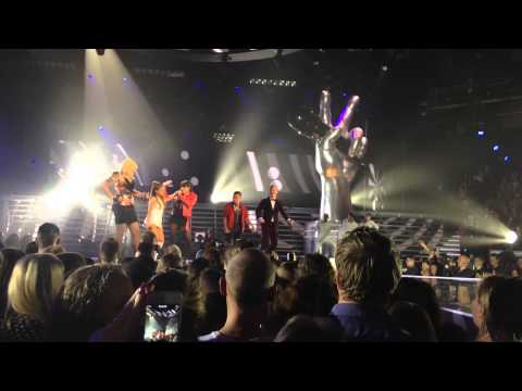 Opening: Ariana Grande – problem (The voice of Holland: Liveshow)