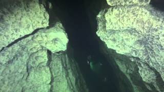 preview picture of video 'Plongée dans la Source du Doubs, cave diving Doubs'