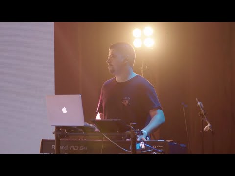 Beija-me com Tua Glória/Só penso em Você - Mateus Brito - Piano e Voz