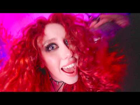 NATY HRYCHOVÁ - JINEJ SVĚT (official music video)