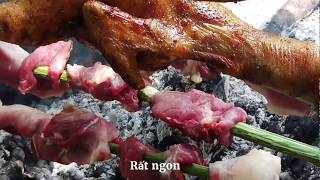 preview picture of video 'Nghỉ trưa nướng gà đồi tại Thác Bạc Hồ Ba Bể - Bắc Kạn'