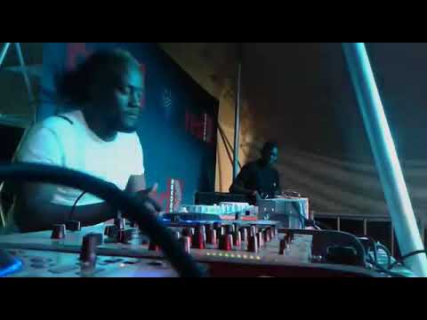 Hypnotic K mixing melody ya lla with Phanda & Drake - Hot line bling with #NOHeadphones