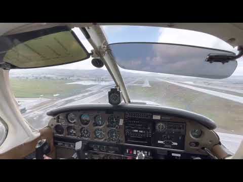 Piper PA-28-161 Warrior II Rainy Crosswind Landing