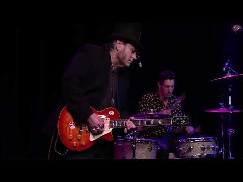 'THE DEVIL'S DAUGHTERS with DANNY B. HARVY  'WHOLE LOT OF LOVE' & 'ROCK BOPPIN' BABY'