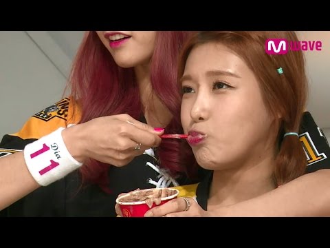 Blindfolded DIA Members Feed Each Other Ice Cream [MEET&GREET]