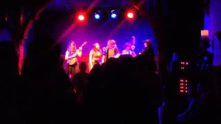 Della Mae - High Away from the Valley