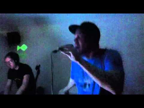 iLLBiLLY HiTEC ft. Longfingah mashin it up @ TLR Cafe