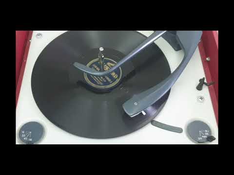 Vaughn Monroe & His Orchestra ~ There I Go (1940)