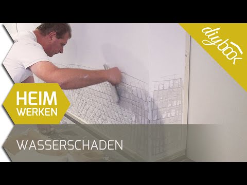 Spachteln und Streichen nach einem Wasserschaden