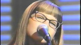 Lisa Loeb Performing on The Dini Show