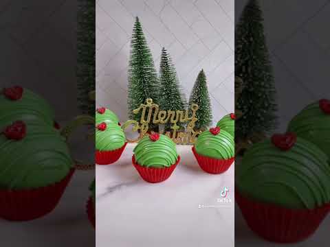 Grinch Hot Cocoa Bombs #shorts #cocoabombs #hotcocoabombs #christmas #tutorial