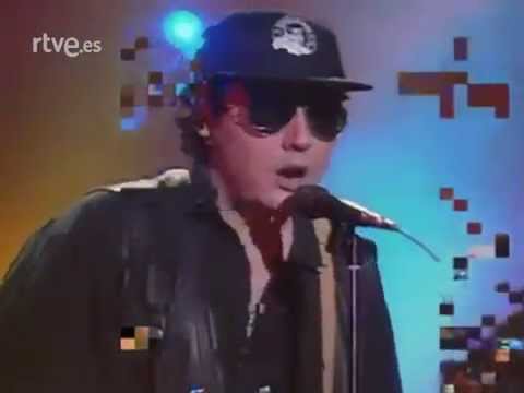 REVOLVER - Fuera de lugar (RockoPop)