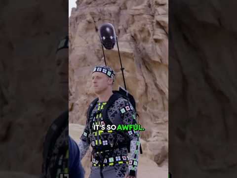 Alan Tudyk über sein LÄCHERLICHES Kostüm für K-2SO