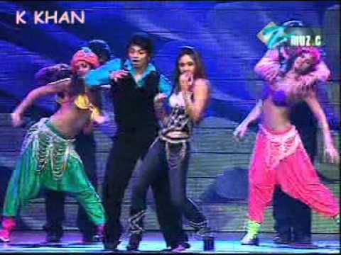 muja muja stage kareena  hQ song by kamran khan from sakhakot (K.M).mpg