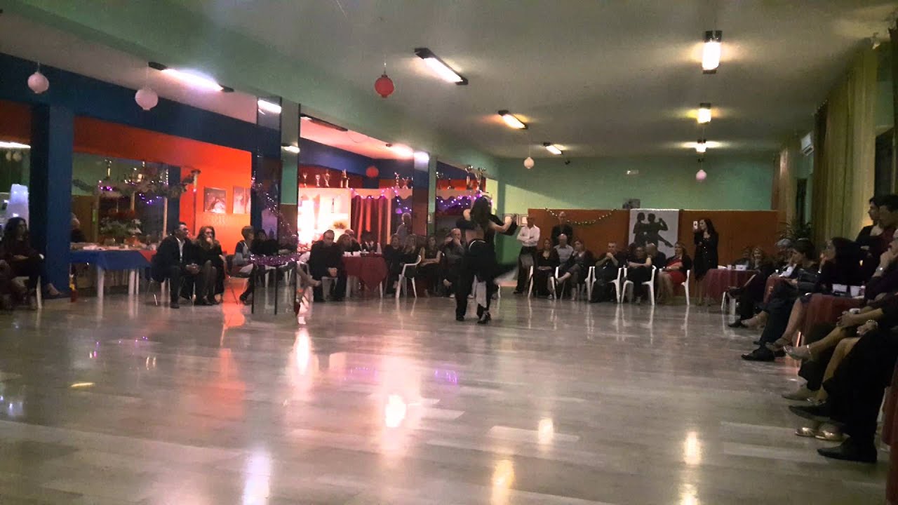 Esibizione di Nora Witanowsky y Juan Carlos Martinez alla milonga del Valentino a Matera