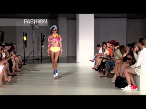 Fashion Show "KRIZIA ROBUSTELLA" Spring Summer 2014 Barcelona 2 of 3 HD by Fashion Channel