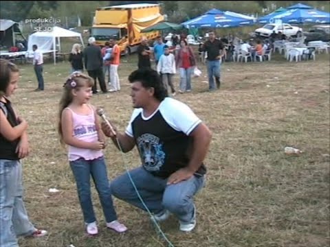 Umoljani 2009. Adela Kapo sa 6 godina vodi kolo