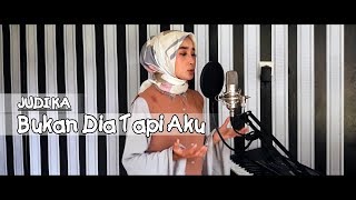 Download lagu MERINDINGGG..... ROCKER Hijab!!!!! JUDIKA - Bukan Dia Tapi Aku (Cover By Helmi) mp3