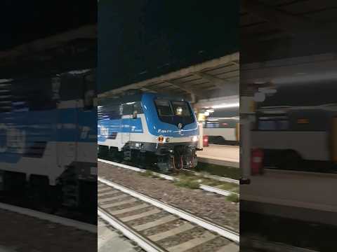 E464 210 NUOVA LIVREA InterCity Notte su TRIESTE | ICN 770 Trieste C.le - Roma T.ni #trenitalia