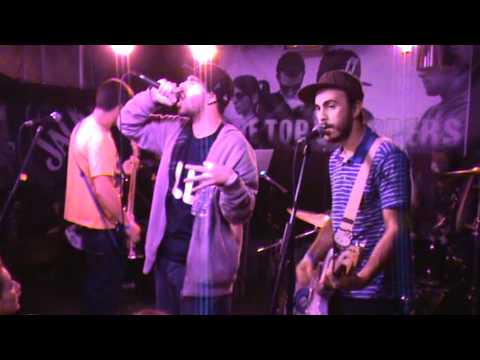 Ogi 23 ft. Feel - Dobur vecher - Live @ Stroeja, Sofia (10 November 2011)