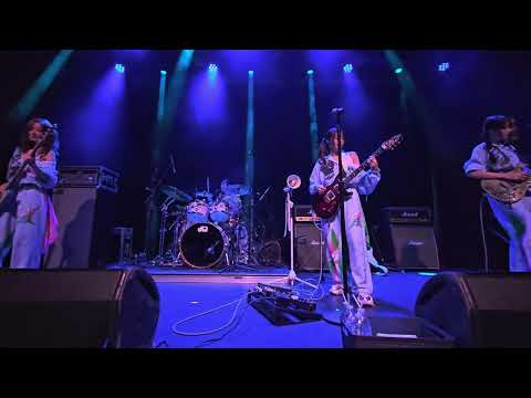 QWER 큐더블유이알 | 1st World Tour Rockation in New York 뉴욕 251031 4k 콘서트 직캠 Part 1/2 